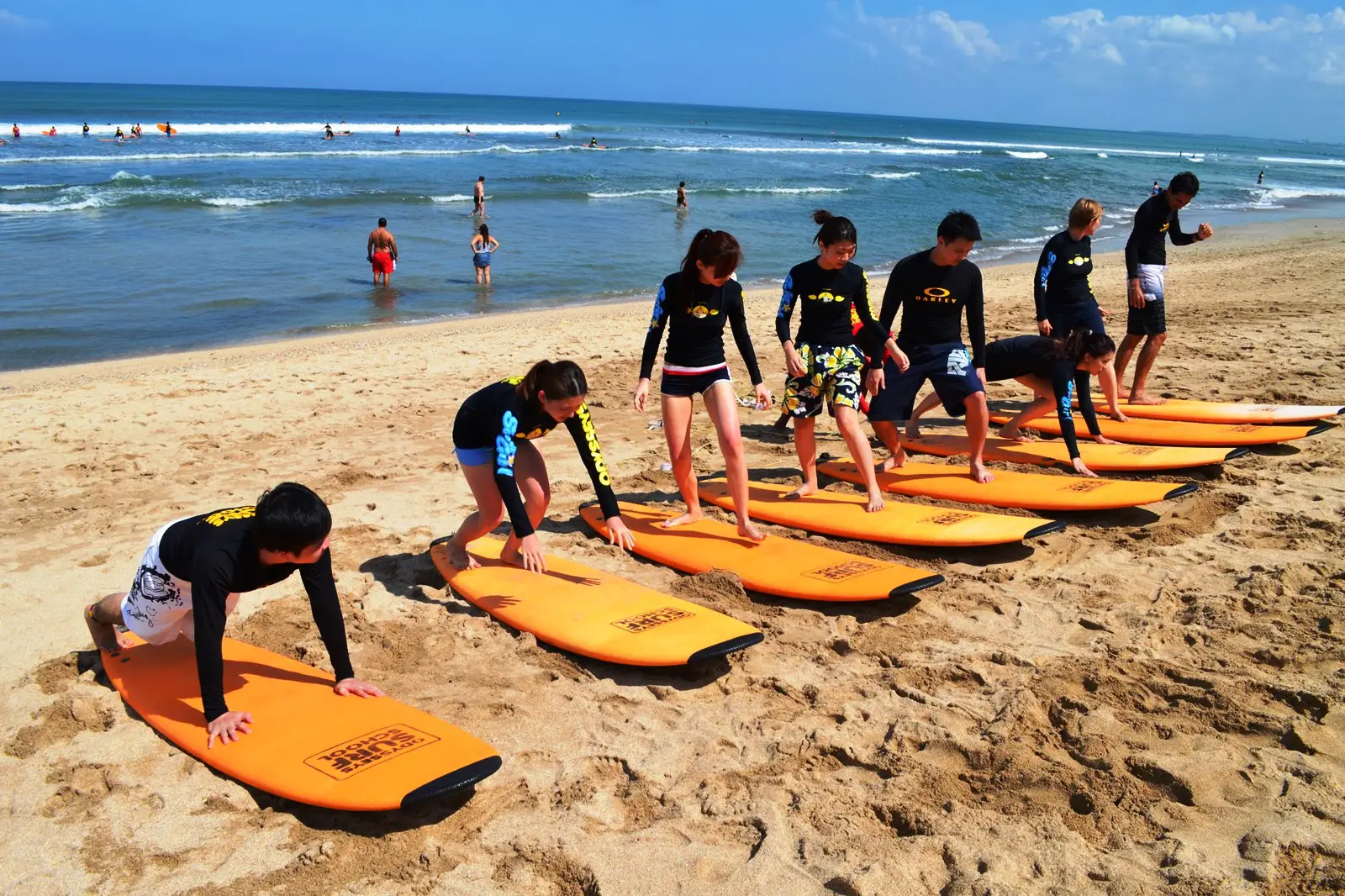 Learn to Surf Together bali